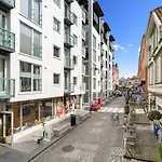 Modern And Practical Apartment In The Heart Of City Center